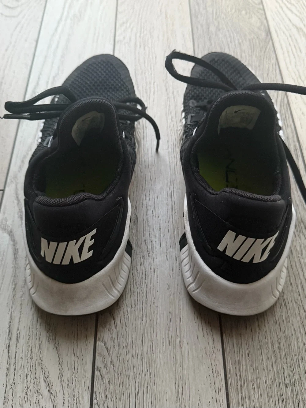 Nike Women’s Free Metcon Run 4 Black and White Athletic Sneakers 8.5